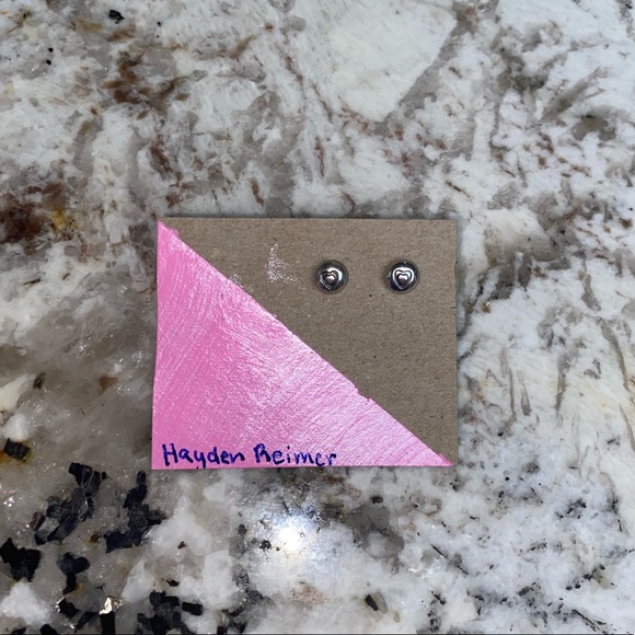 Heart Engraved Earings - Picture 1 of 1